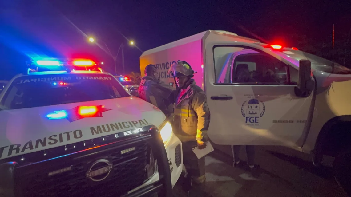 Fue por unas latas de bebidas etílicas y ya no volvió: Motociclista pierde la vida tras accidente con tráiler en la avenida José López Portillo