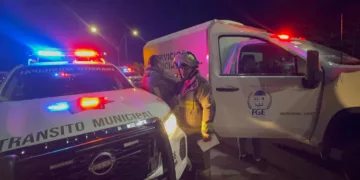Fue por unas latas de bebidas etílicas y ya no volvió: Motociclista pierde la vida tras accidente con tráiler en la avenida José López Portillo