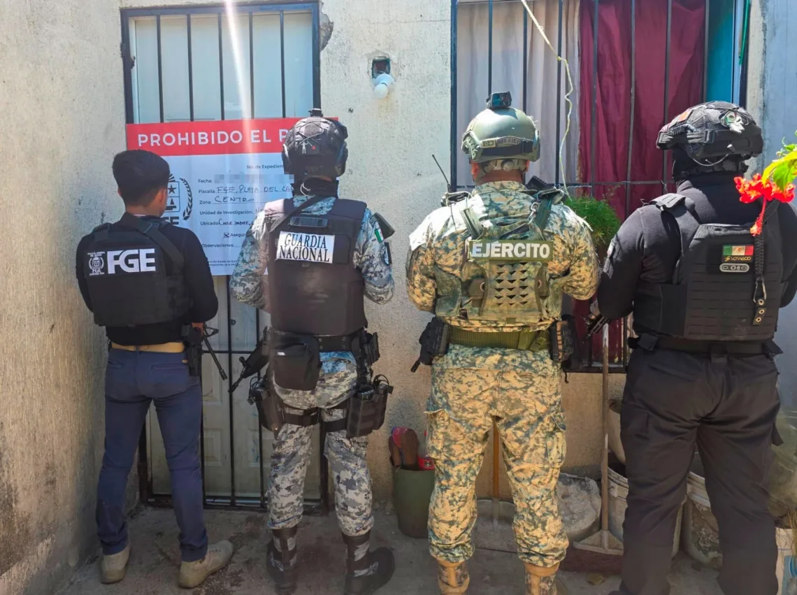Cateo simultáneo desata operativo y deja cinco detenidos por presunto narcomenudeo en Playa del Carmen y Puerto Morelos
