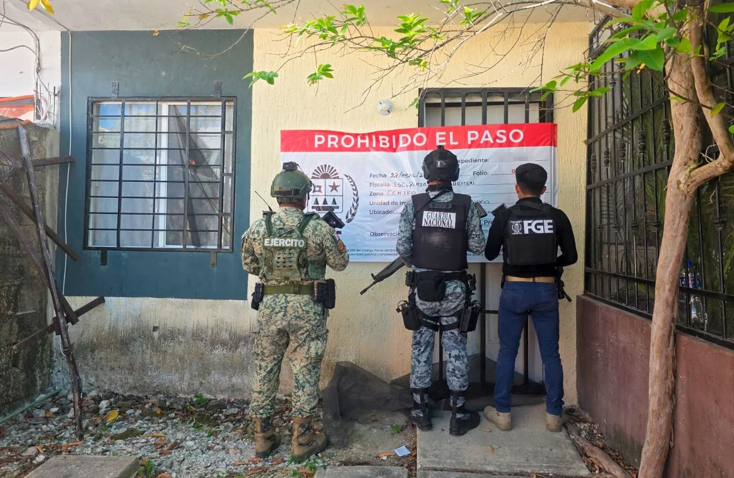 Cateo simultáneo desata operativo y deja cinco detenidos por presunto narcomenudeo en Playa del Carmen y Puerto Morelos