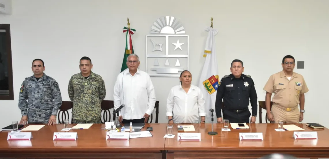 Operativo en zona de invasión deriva en captura de tres personas con armas y presuntas drogas