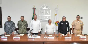 Operativo en zona de invasión deriva en captura de tres personas con armas y presuntas drogas