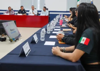 Gobierno de Playa del Carmen y la FGE trabajan en la construcción de entornos seguros para las y los estudiantes