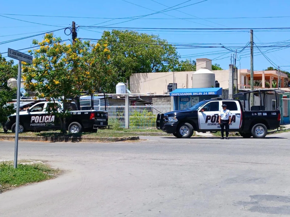 Matan a balazos a hombre en estacionamiento de plaza comercial en Chetumal