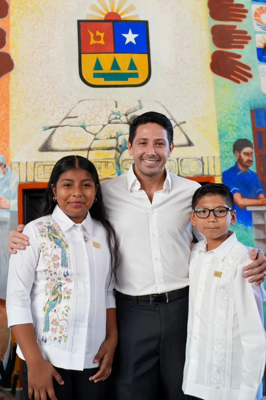 Renán Sánchez Tajonar da la bienvenida a niñas y niños del Parlamento Infantil