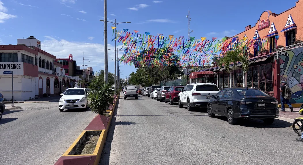 Avenida Yaxchilán se apaga; empresarios piden rescate urgente del corazón turístico de Cancún