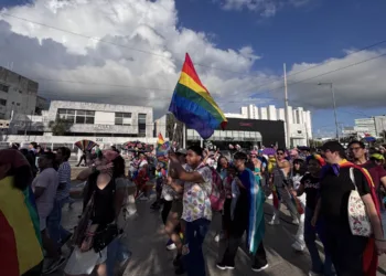 Cancún pinta de arcoíris sus calles durante el festival Vive con Orgullo