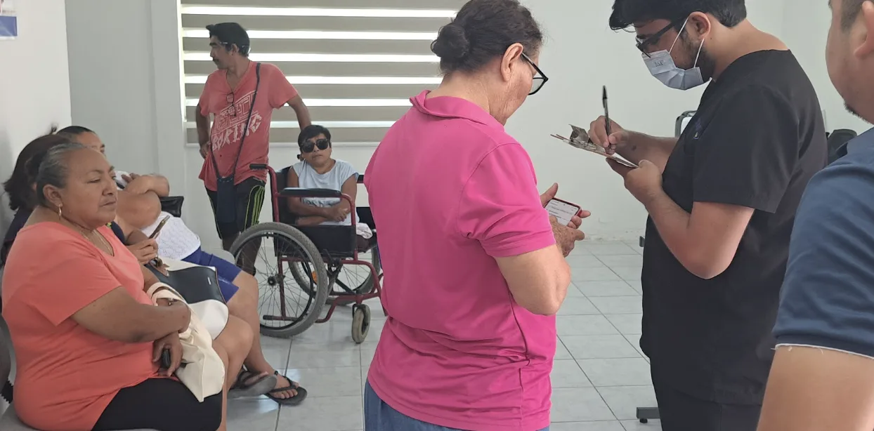 Taxistas de Tulum impulsan clínica médica con atención especializada