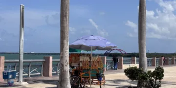comercio ambulante en Malecón Tajamar pese a restricciones