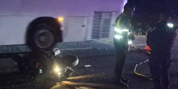 Un joven trabajador de hotelería lucha por su vida tras brutal accidente en la carretera 307
