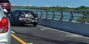Imprudencia al volante provoca accidentes en el Puente Nichupté