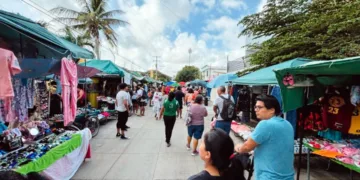 Tianguistas de Cancún buscan dar el salto al turismo local