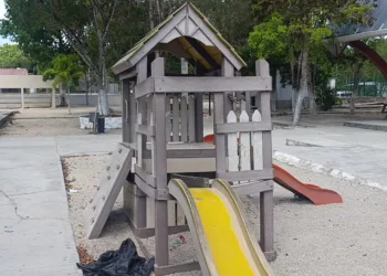 Habitantes de Francisco May cuestionan condiciones del parque pese a trabajos de rehabilitación