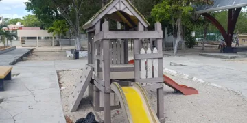 Habitantes de Francisco May cuestionan condiciones del parque pese a trabajos de rehabilitación