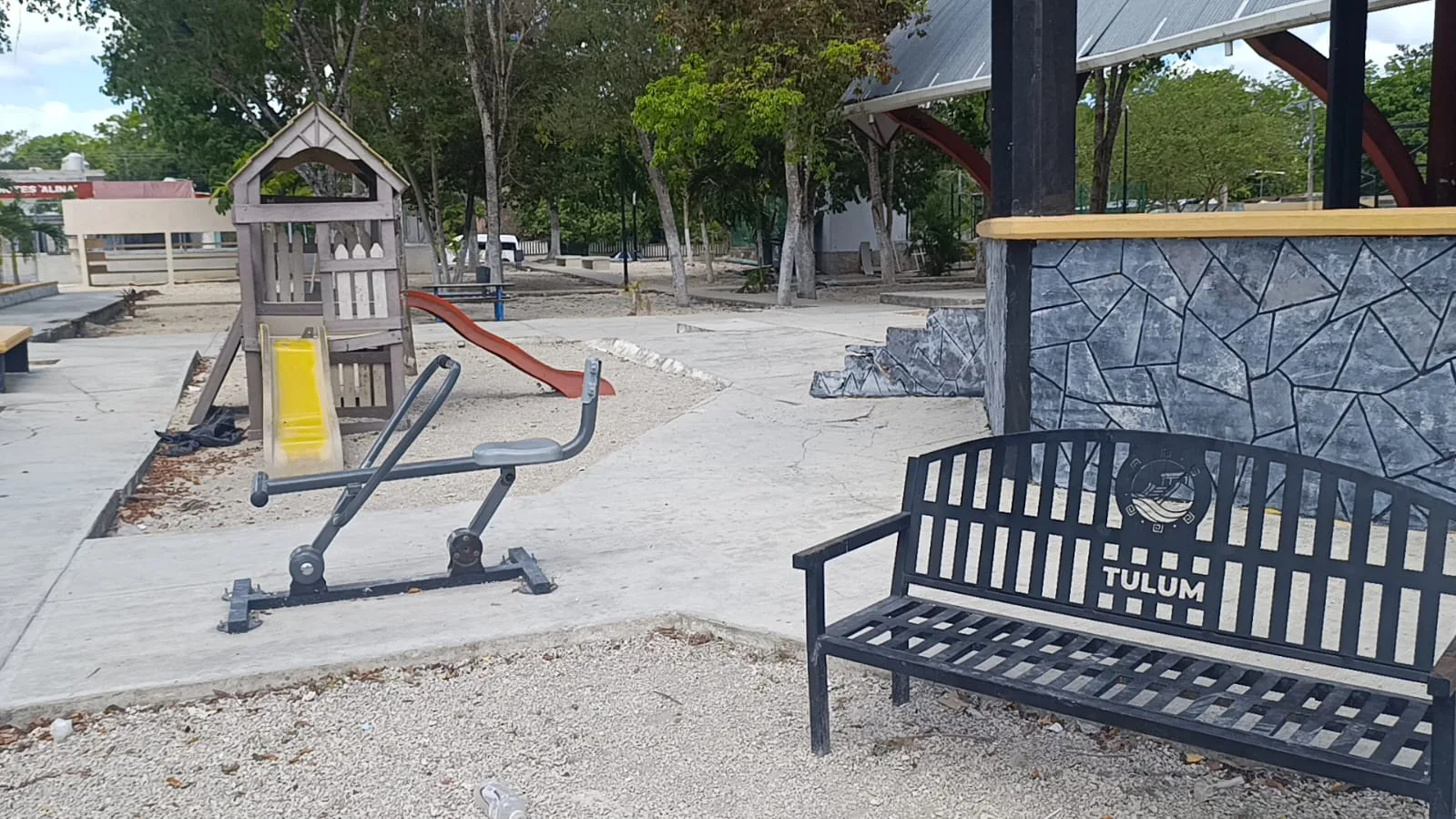 Habitantes de Francisco May cuestionan condiciones del parque pese a trabajos de rehabilitación
