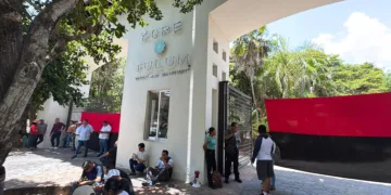 Trabajadores del hotel Kore en Tulum estallan huelga tras cierre y falta de pago de prestaciones