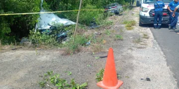 Motociclista pierde la vida tras choque con camioneta de lujo en la carretera 307; conductor intentó retirarse del sitio