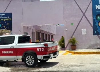 Taxista y su acompañante quedan atrapados en Motel de Cancún
