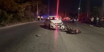 En hospital de Cancún: Motociclista permanece como desconocido tras choque frontal en Arco Norte