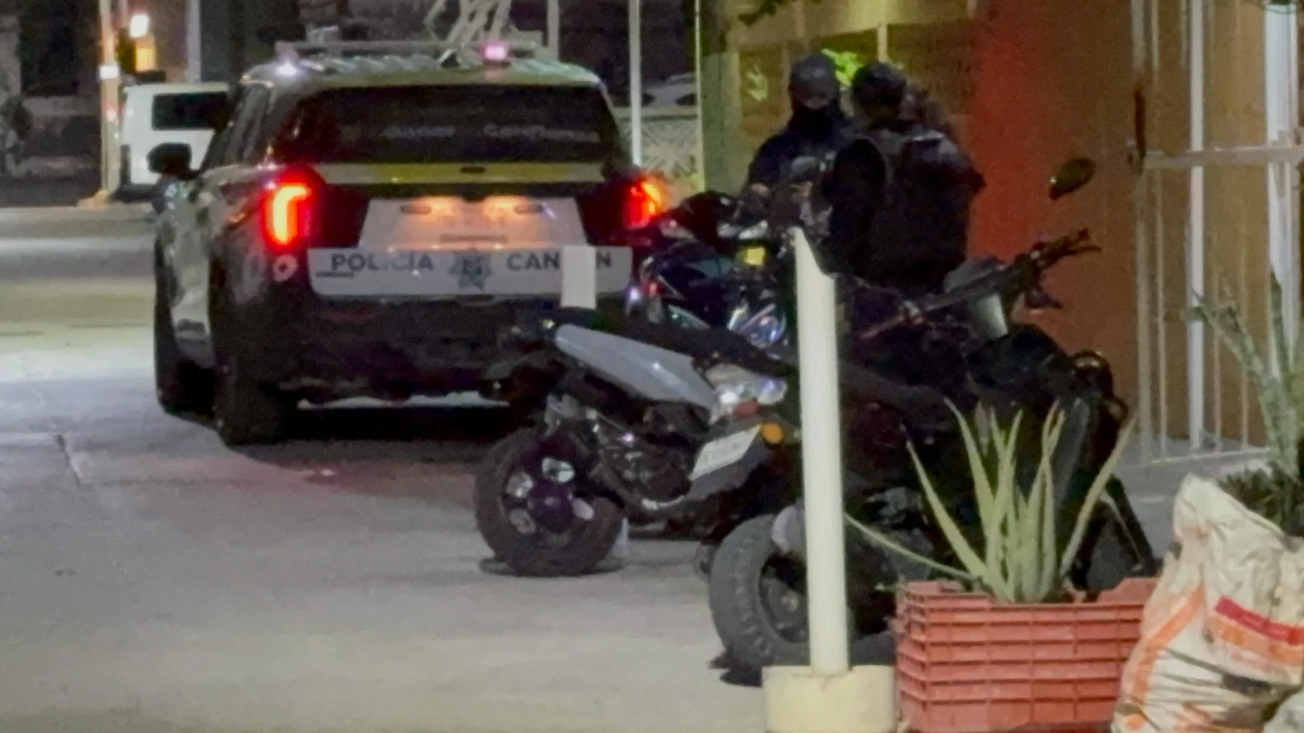 Operativo en hotel de Cancún deja cuatro detenidos