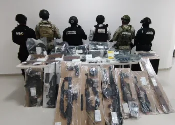 Sin Detenidos arsenal de guerra y drogas al descubierto tras cateo en Felipe Carrillo Puerto