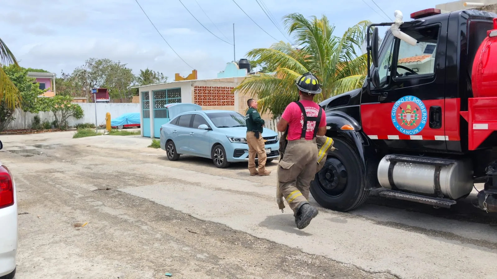 Evitan posible explosión por fuga de gas en vivienda de la Región 237 de Cancún