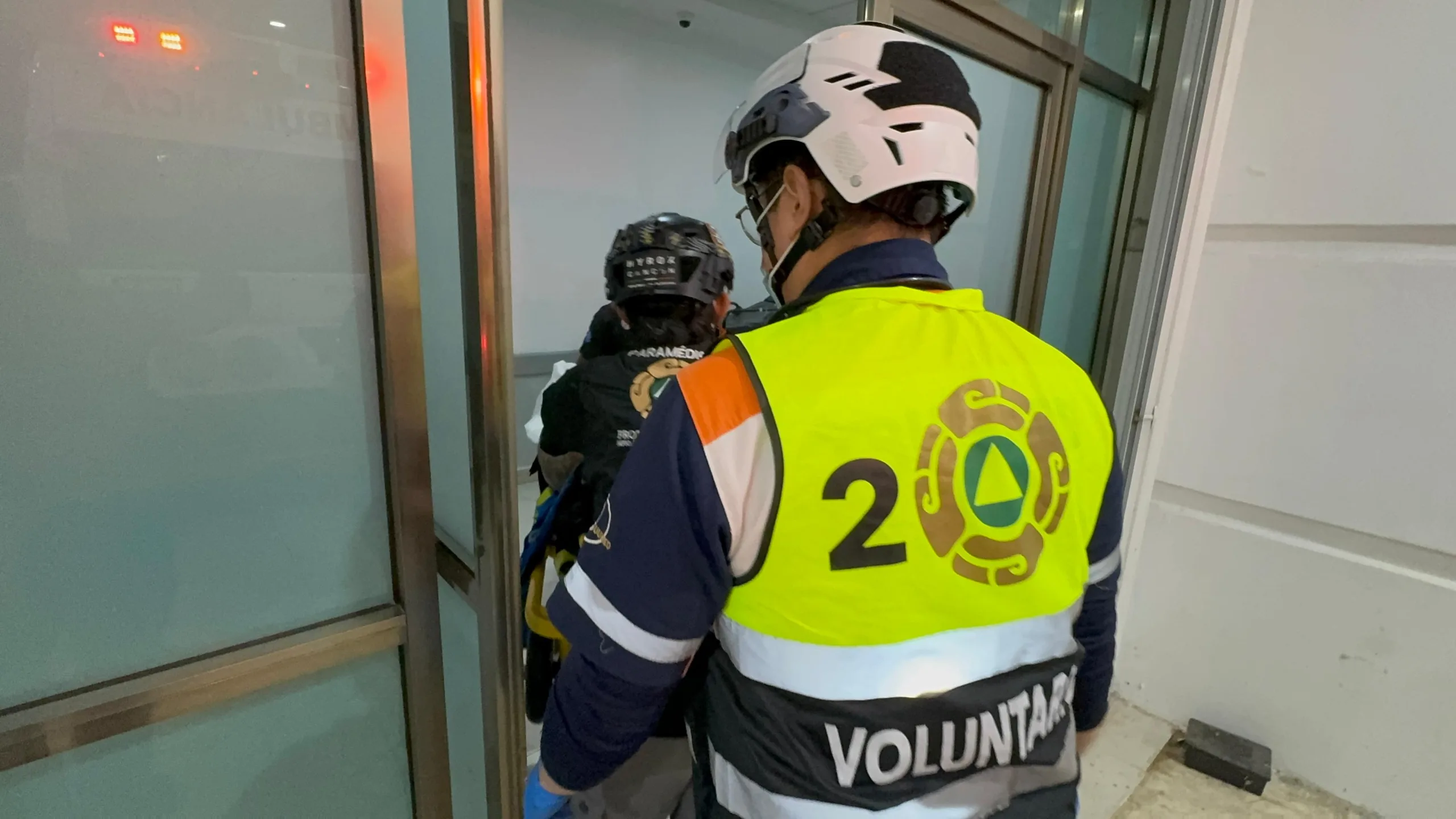 Entre la vida y la muerte está un hombre en el hospital general en Cancún