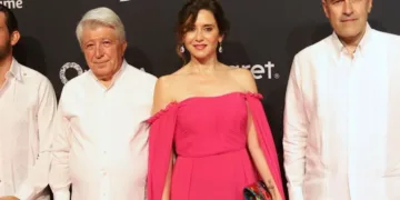 Isabel Díaz Ayuso y los Premios Platino: de icono de la alfombra roja al choque político que marca su ausencia en Xcaret 2026