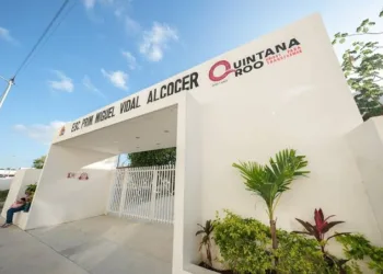¡Sí habrá clases, pero con espíritu mundialista! Escuelas autorizan portar la playera de México para alentar al Tri