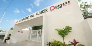 ¡Sí habrá clases, pero con espíritu mundialista! Escuelas autorizan portar la playera de México para alentar al Tri