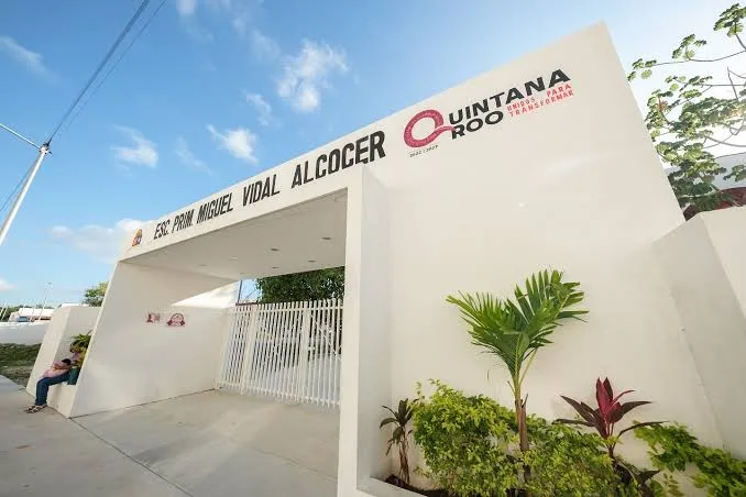 ¡Sí habrá clases, pero con espíritu mundialista! Escuelas autorizan portar la playera de México para alentar al Tri