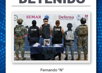 Motocicleta con placa vinculada a robo deriva en la detención de dos extranjeros en Cancún