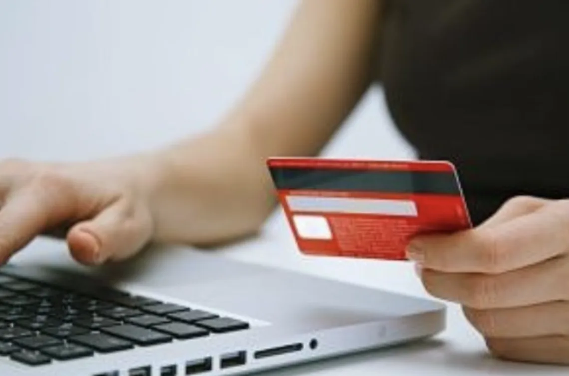 Alertan por aumento de fraudes en paquetes vacacionales en Cancún