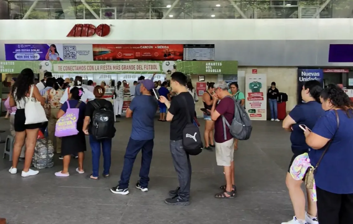 Vacaciones disparan la afluencia en la terminal foránea de Cancún