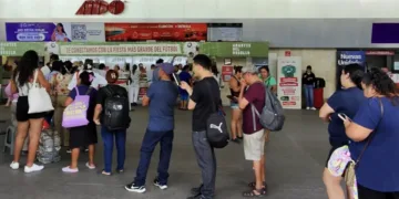 Vacaciones disparan la afluencia en la terminal foránea de Cancún