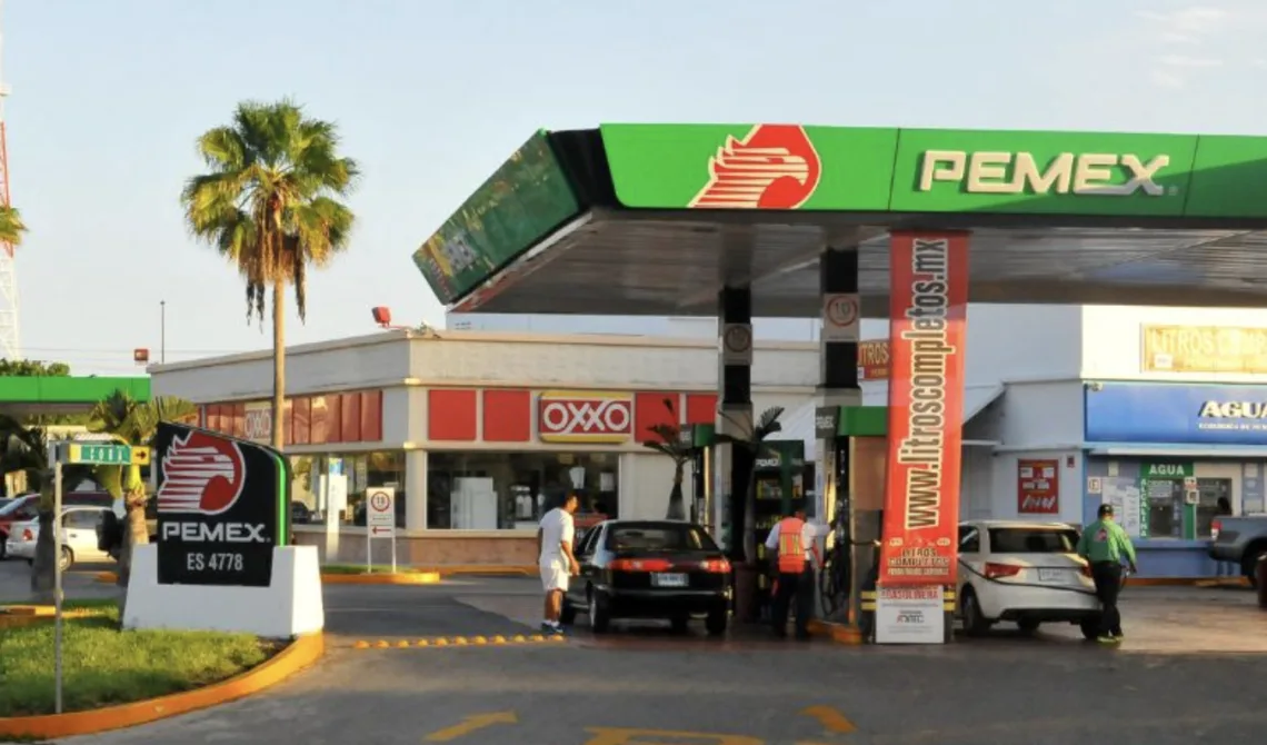 Cancún suma seis semanas con la gasolina regular más cara del país