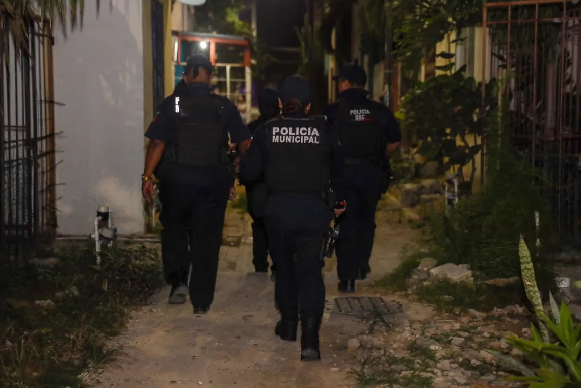 Policía de Cancún lleva su estrategia de proximidad a la Supermanzana 259 para escuchar a vecinos