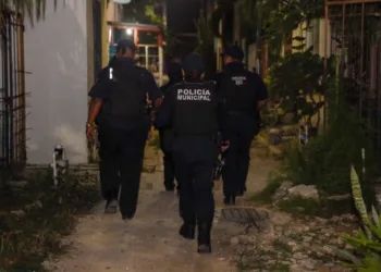 Policía de Cancún lleva su estrategia de proximidad a la Supermanzana 259 para escuchar a vecinos