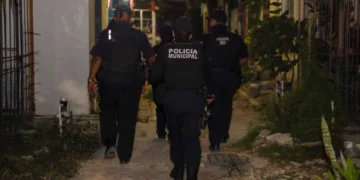 Policía de Cancún lleva su estrategia de proximidad a la Supermanzana 259 para escuchar a vecinos