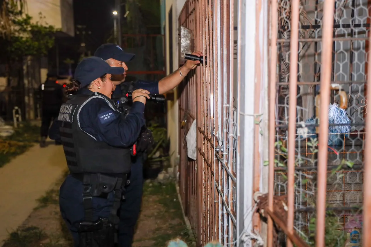 Policía de Cancún lleva su estrategia de proximidad a la Supermanzana 259 para escuchar a vecinos