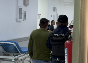 Policías de Cancún salvan a bebé que convulsionaba