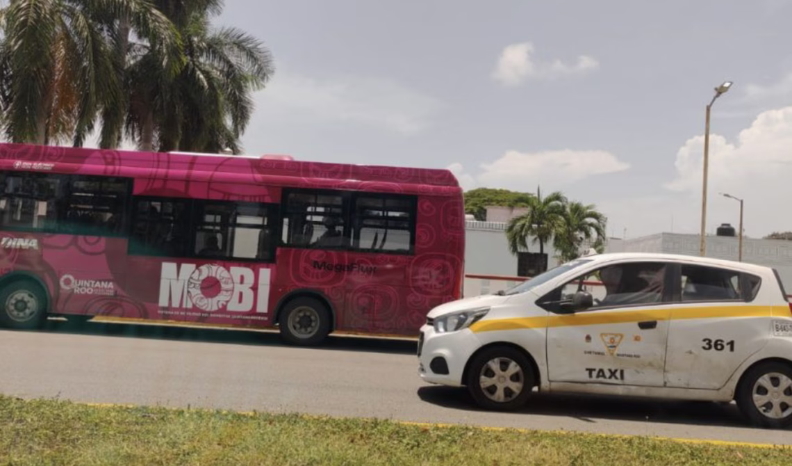 Taxi domina el transporte en Chetumal por falta de rutas