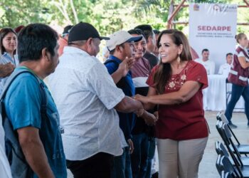 Responde Mara Lezama a delegadas y delegados de Lázaro Cárdenas, con kits de herramientas para servicio de sus comunidades