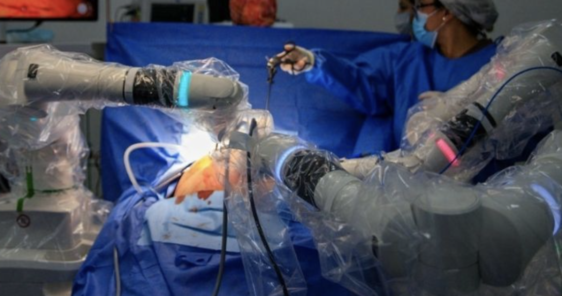 Hospital General de Cancún aplica primera cirugía robot