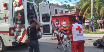 Motociclista se pasa un alto y choca en Felipe Carrillo Puerto