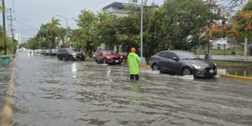 Lluvias dejan encharcamientos e inundan viviendas en Cancún
