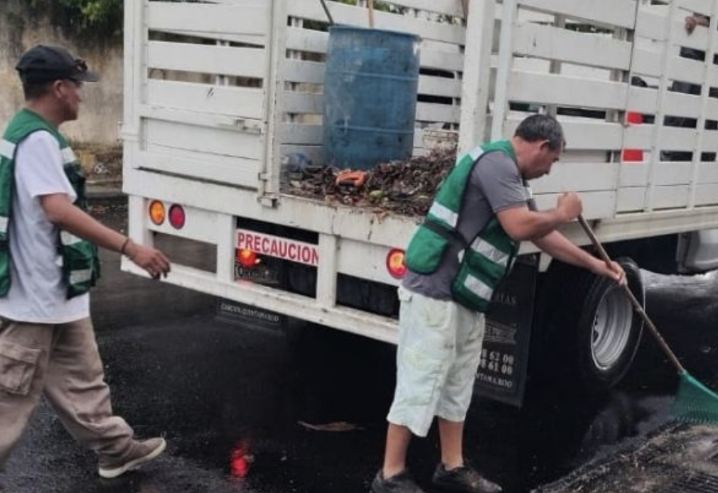 Lluvias activan brigadas de Servicios Públicos en Puerto Morelos