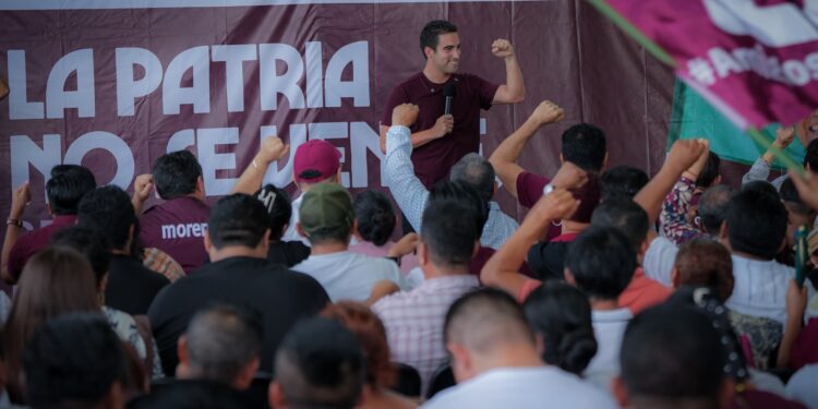 Respalda base de Morena a Gino Segura en asamblea de Playa del Carmen