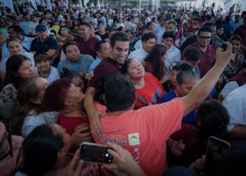 Respalda base de Morena a Gino Segura en asamblea de Playa del Carmen