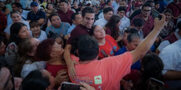 Respalda base de Morena a Gino Segura en asamblea de Playa del Carmen